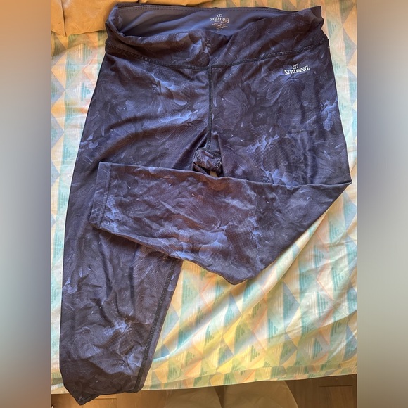 Mid Calf Workout Leggings - Picture 3 of 8